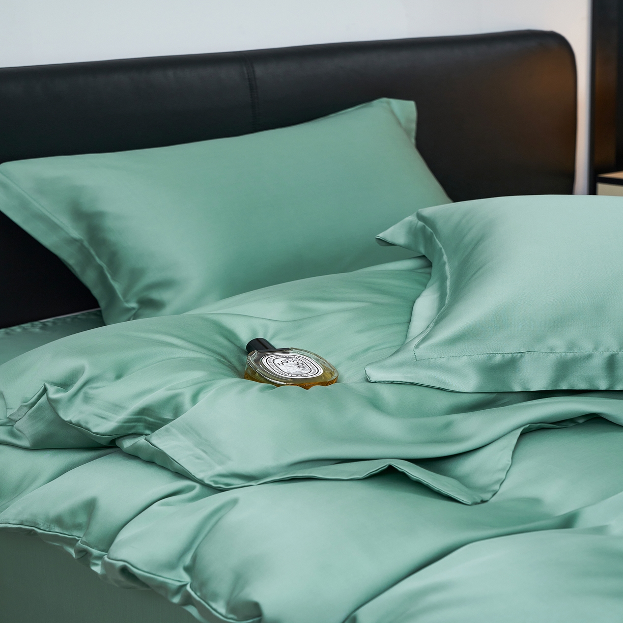 91家纺网 家纺一手货源 找家纺 顾家家居 2025新款纯色兰精天丝四件套 碧荷绿