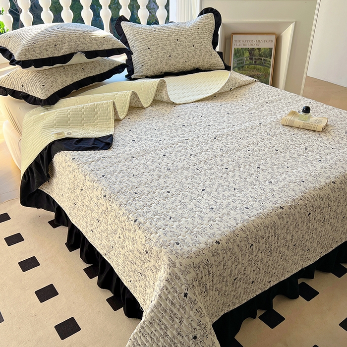 91家纺网 家纺一手货源 找家纺 美梦家纺 2025新款A类全棉13372花边床盖四件套-黑边 莱茵河畔白