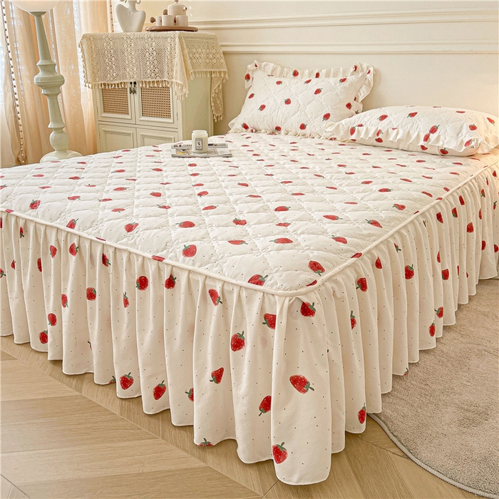 91家纺网 家纺一手货源 找家纺 十个点2025新款针织棉 夹棉床笠式床裙床头罩系列  真爱草莓