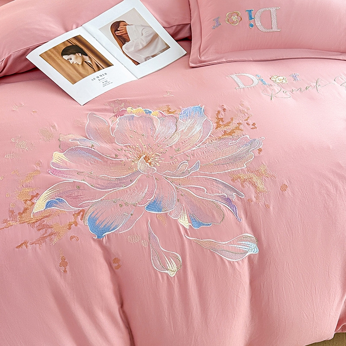 91家纺网 家纺一手货源 找家纺 大麦乐田2025新款蒂素平纹磨毛刺绣四件套 蒂素-豆沙粉