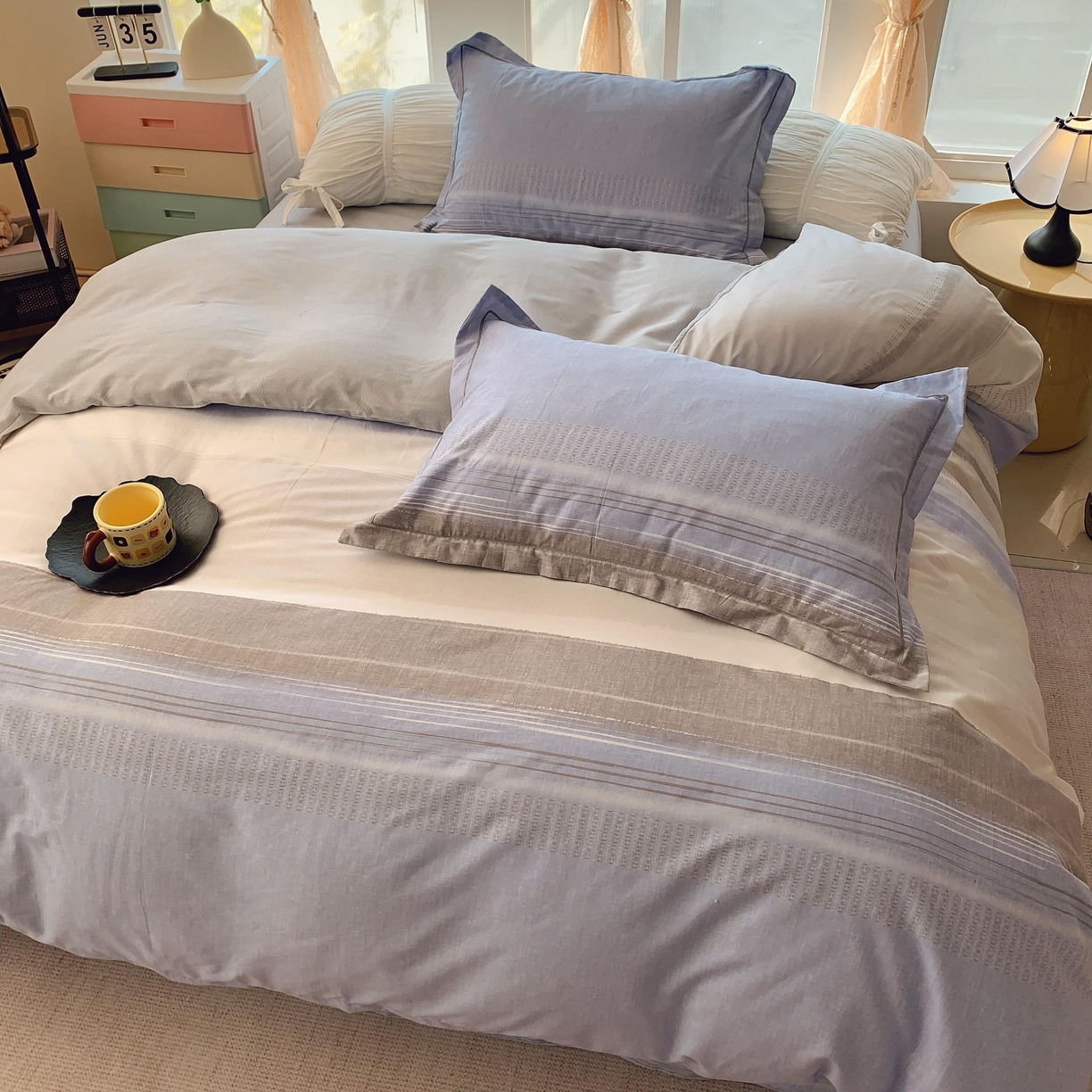 91家纺网 家纺一手货源 找家纺 奈萝家纺 2025新款亲肤小清新全棉四件套 条纹艺术蓝