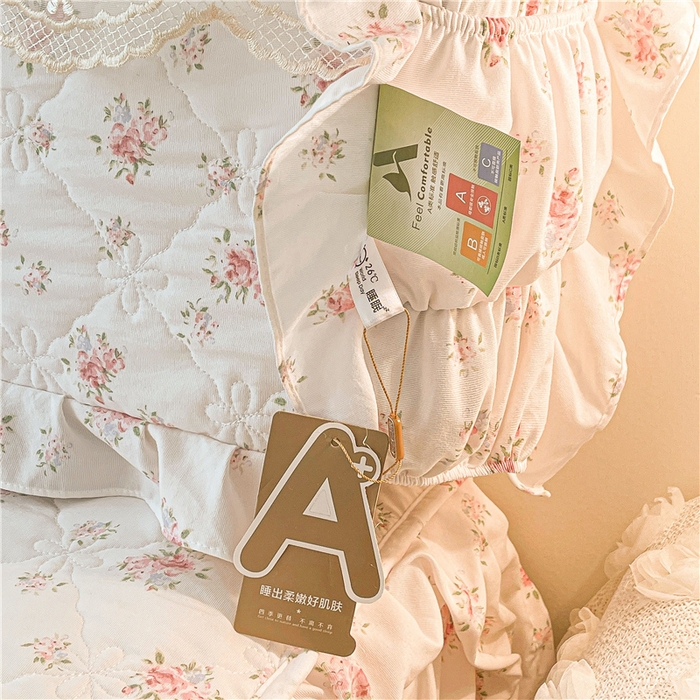 91家纺网 家纺一手货源 找家纺 十个点2025新款亲肤夹棉床头罩 花儿朵朵