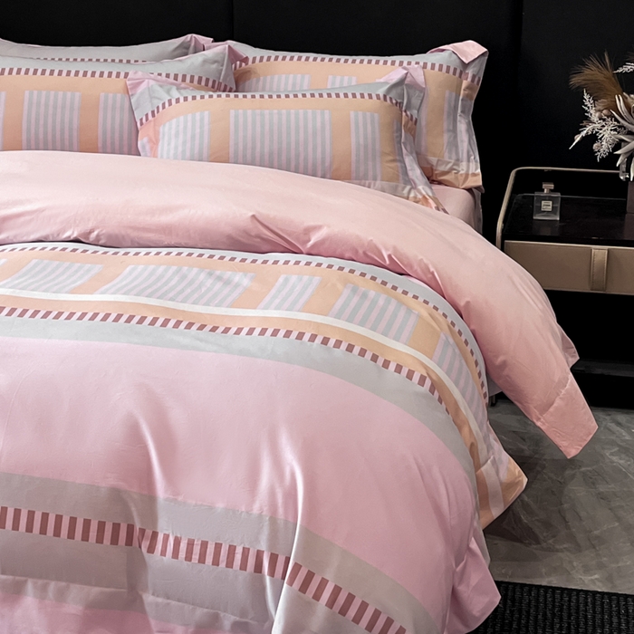 91家纺网 家纺一手货源 找家纺 新方向 2025新款全棉长绒棉数码印花四件套-布拉格之恋 布拉格之恋-桃粉