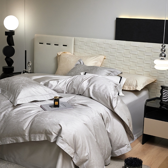 91家纺网 家纺一手货源 找家纺 榻尚家居 2025新款长绒棉贡缎提花手工立体埋绳工艺四件套礼盒包装 流金时光（时尚灰）