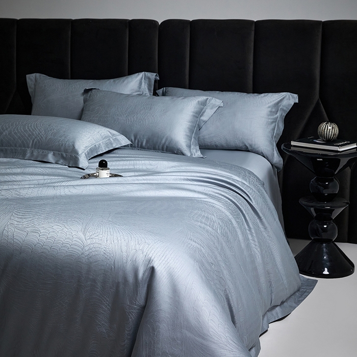 91家纺网 家纺一手货源 找家纺 榻尚家居 2025新款长绒棉贡缎提花手工立体埋绳工艺四件套礼盒包装 格律时尚-蓝灰