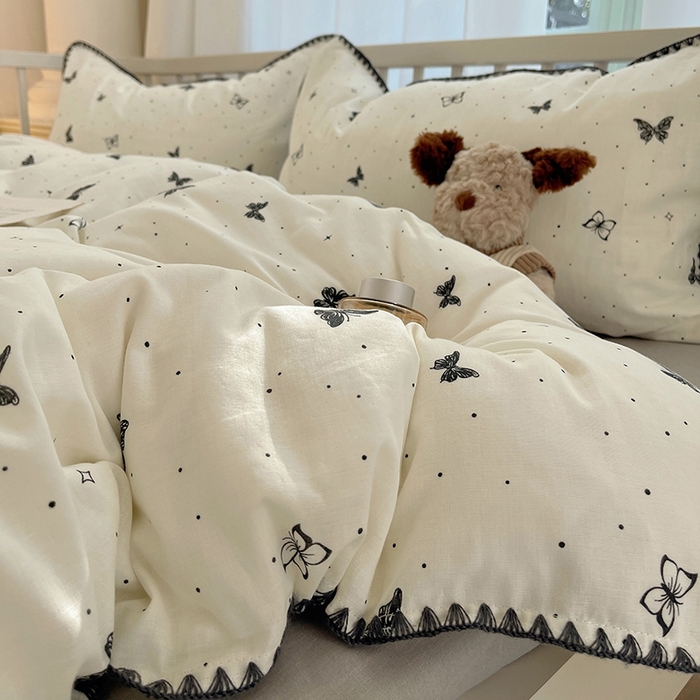 91家纺网 家纺一手货源 找家纺 三朵 2025新款全棉双层纱三角针四件套 蝶梦