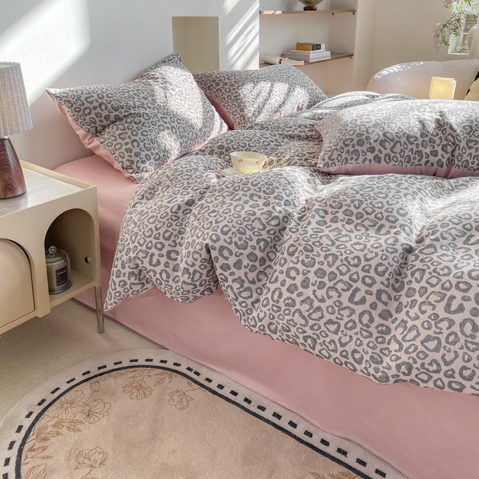 91家纺网 家纺一手货源 找家纺 凡客家居 2025新款60s色织提花系列四件套 甜心豹纹