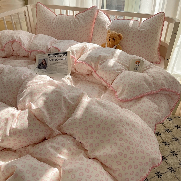 91家纺网 家纺一手货源 找家纺 三朵 2025新款全棉双层纱三角针四件套 粉红少女