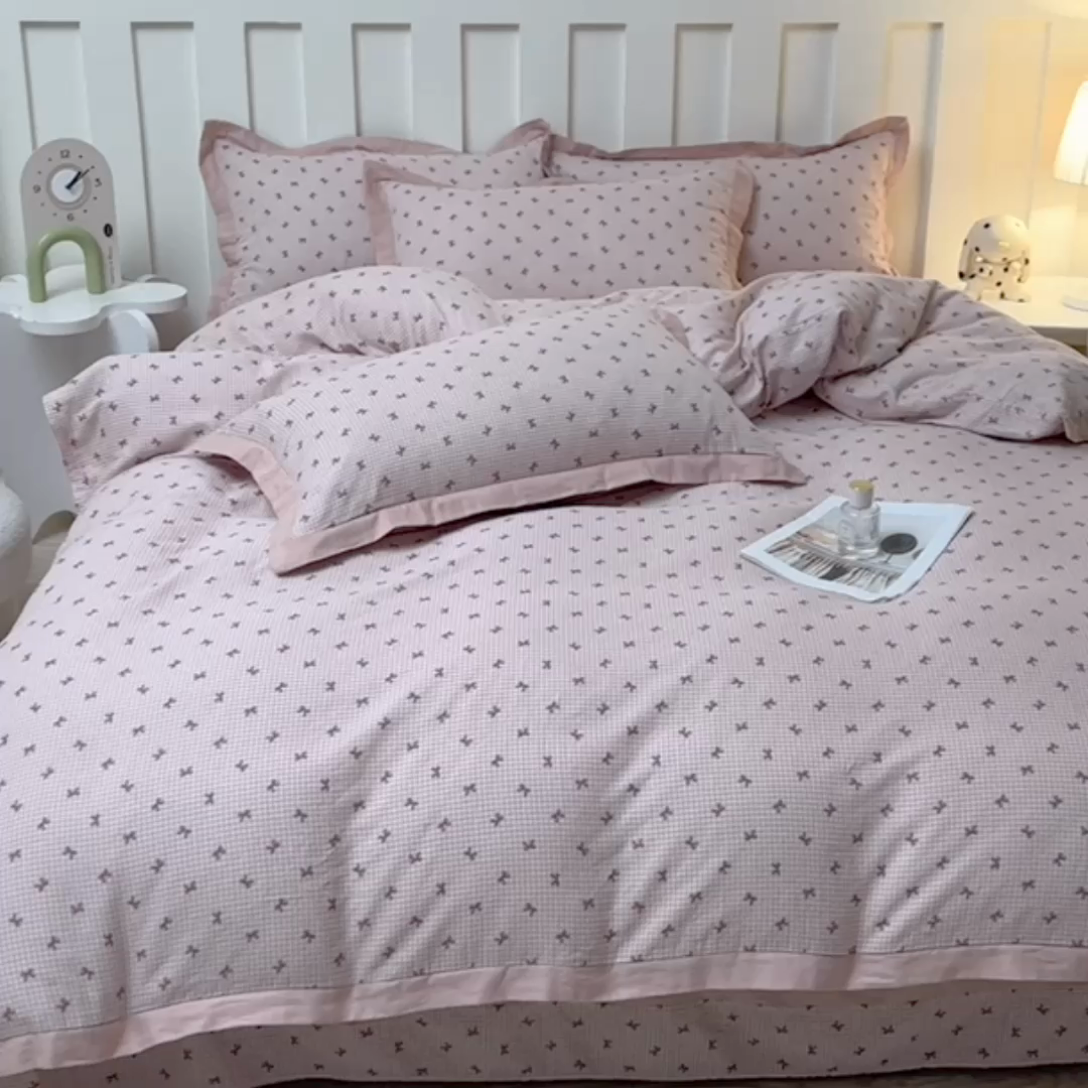 91家纺网 家纺一手货源 找家纺 缦彩 【加微信送买家秀】2025新款母婴级双层纱宽边床单四件套 竹生空野