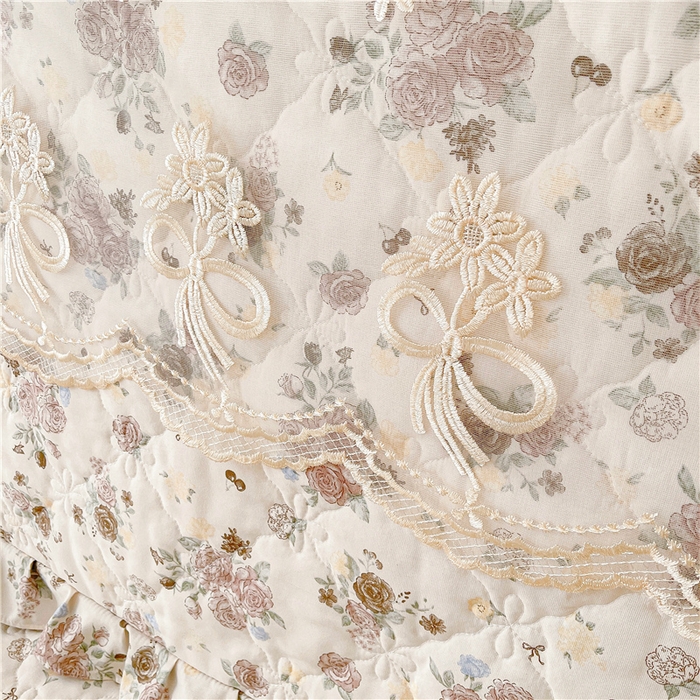 91家纺网 家纺一手货源 找家纺 十个点2025新款亲肤夹棉床头罩 花香四季