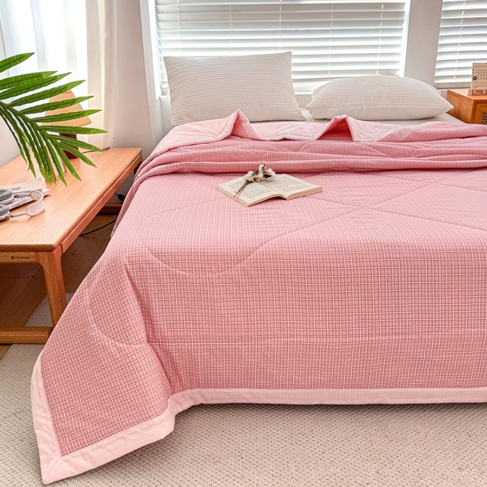 91家纺网 家纺一手货源 找家纺 棉乐町家居 2025新款里外全棉手包边棉花夏被 胭脂格子