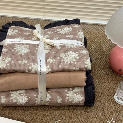 91家纺网 家纺一手货源 找家纺 （总）荣轩 2024新款全棉印花双层纱四件套 皱皱纱花边款