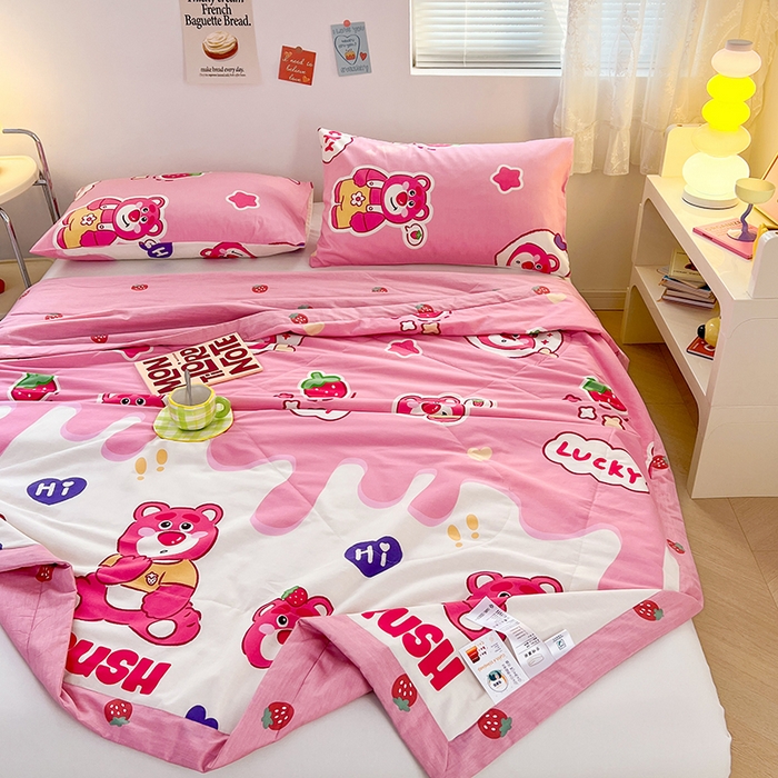 91家纺网 家纺一手货源 找家纺 尊妙被业 2025新款里外全棉印花棉花被纯棉夏被夏凉被全棉棉花夏凉被草莓熊宝