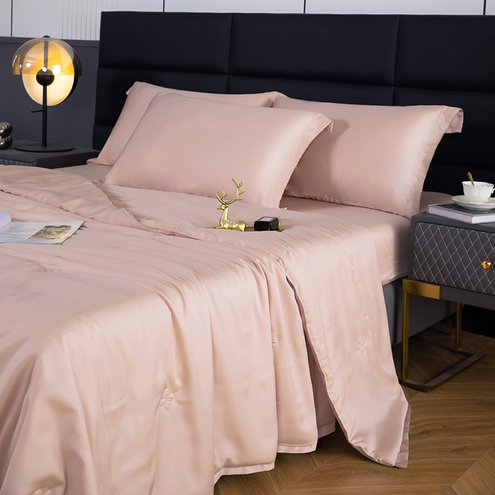 91家纺网 家纺一手货源 找家纺 天瑜家纺 2025新款纯色天丝夏被 纯豆沙