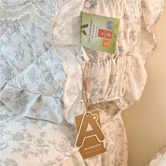 91家纺网 家纺一手货源 找家纺 十个点2025新款亲肤夹棉床头罩 靘芲（qinghua）