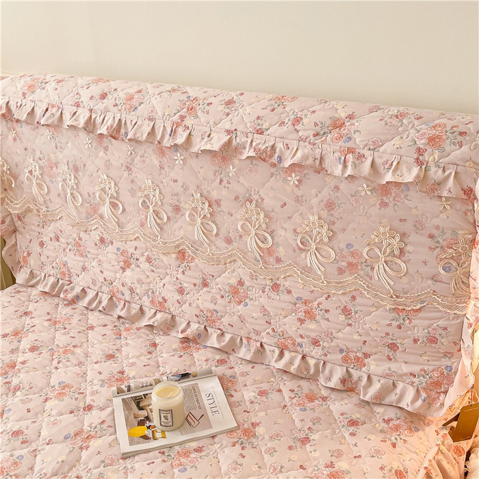 91家纺网 家纺一手货源 找家纺 十个点2025新款亲肤夹棉床头罩 锦簇玫瑰