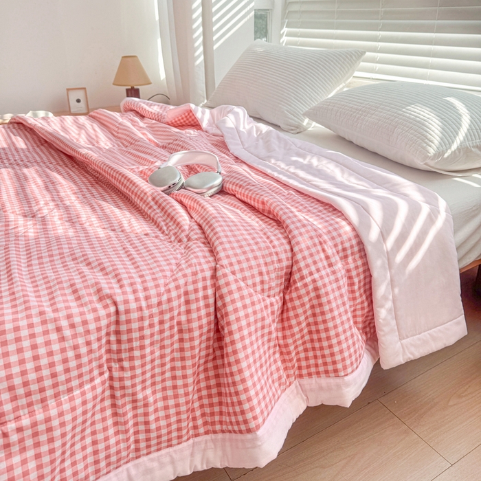 91家纺网 家纺一手货源 找家纺 首爱家纺 2025新款里外全棉夏被手包边新疆棉花夏被空调被夏凉被 倾恋粉