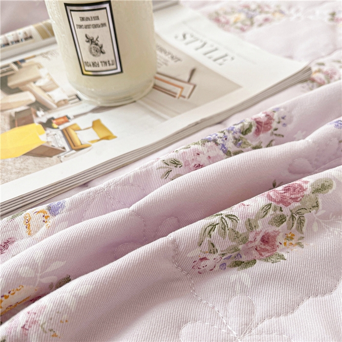 91家纺网 家纺一手货源 找家纺 十个点2025新款亲肤夹棉床头罩 花前月下