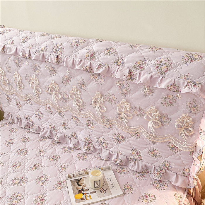 91家纺网 家纺一手货源 找家纺 十个点2025新款亲肤夹棉床头罩 花前月下