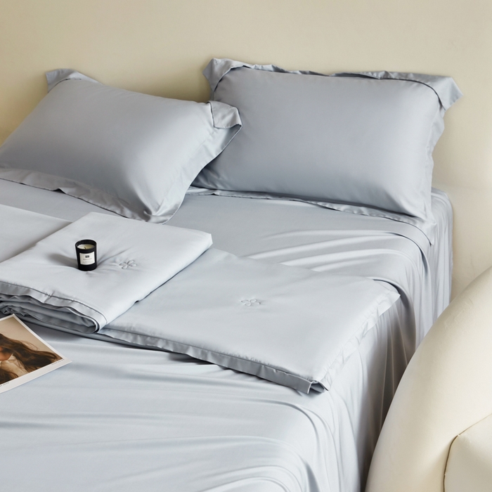 91家纺网 家纺一手货源 找家纺 天瑜家纺 2025新款纯色天丝夏被 浅灰