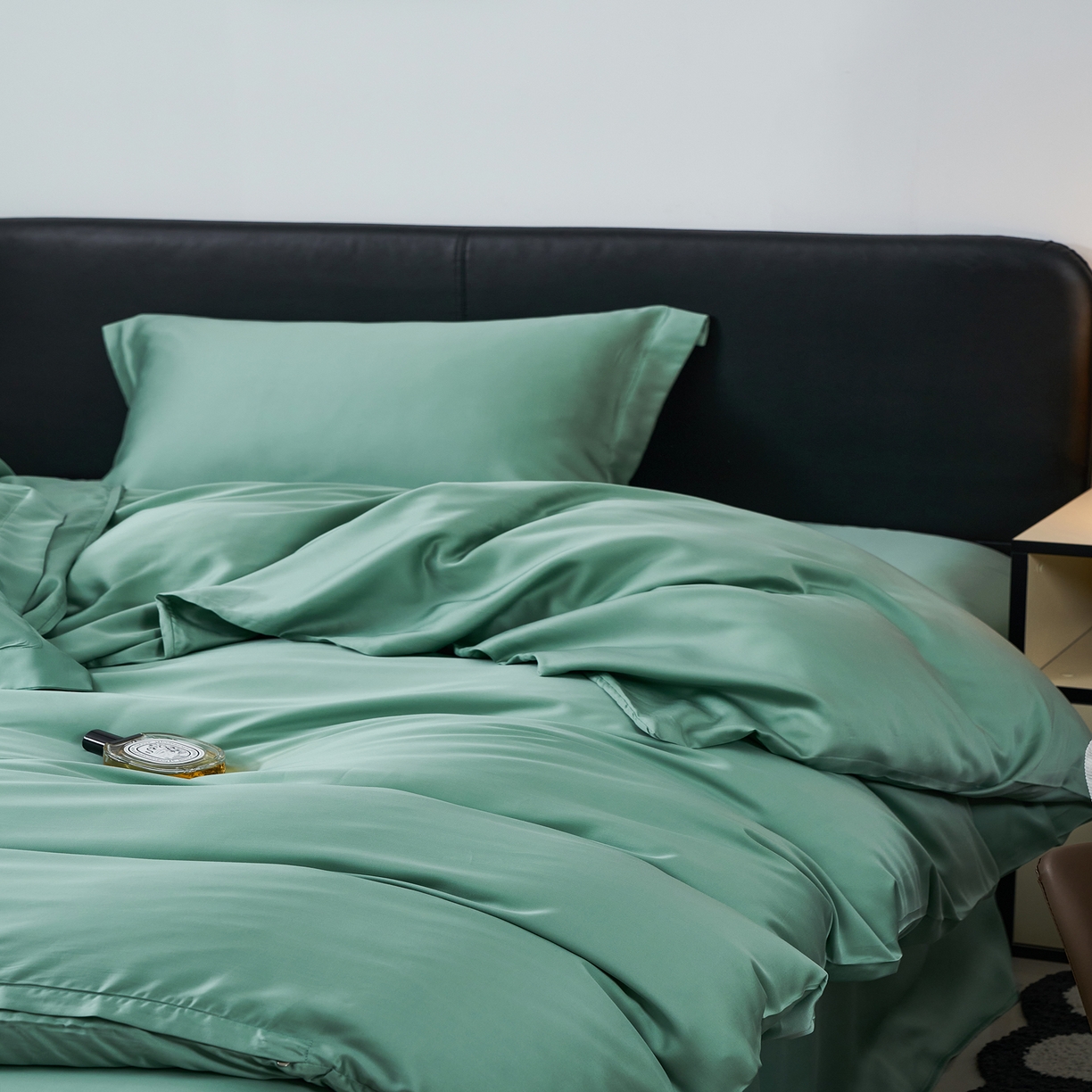 91家纺网 家纺一手货源 找家纺 顾家家居 2025新款纯色兰精天丝四件套 碧荷绿