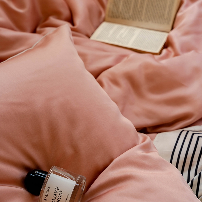 91家纺网 家纺一手货源 找家纺  沐晴家纺 2025春夏新款纯色兰精天丝四件套双拼单被套单床笠床单枕套 芝芝淘淘-极地白