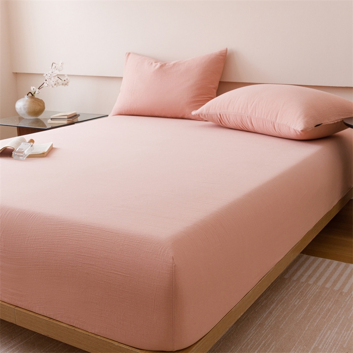 91家纺网 家纺一手货源 找家纺 趣色家纺 2025新款全棉皱皱纱单床笠 珊瑚粉