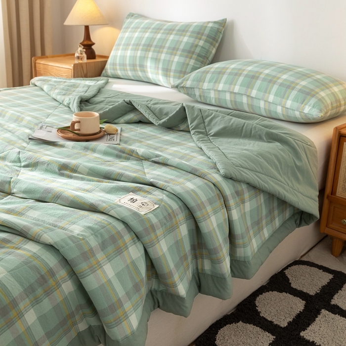 91家纺网 家纺一手货源 找家纺 爱屋及屋  2025新款无印风被子被芯夏凉被空调被 简兮绿