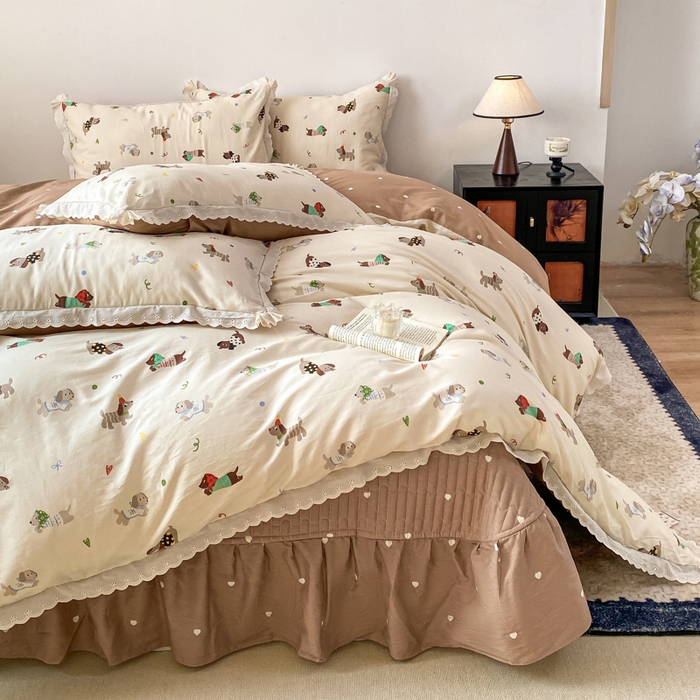 91家纺网 家纺一手货源 找家纺 梦可莱家居 2025新款全棉韩版蕾丝边床盖四件套 腊肠狗