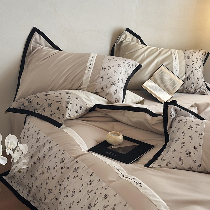 91家纺网 家纺一手货源 找家纺 赫帛 2025新款50支长绒棉四件套-春日絮语 春日絮语-亚麻色