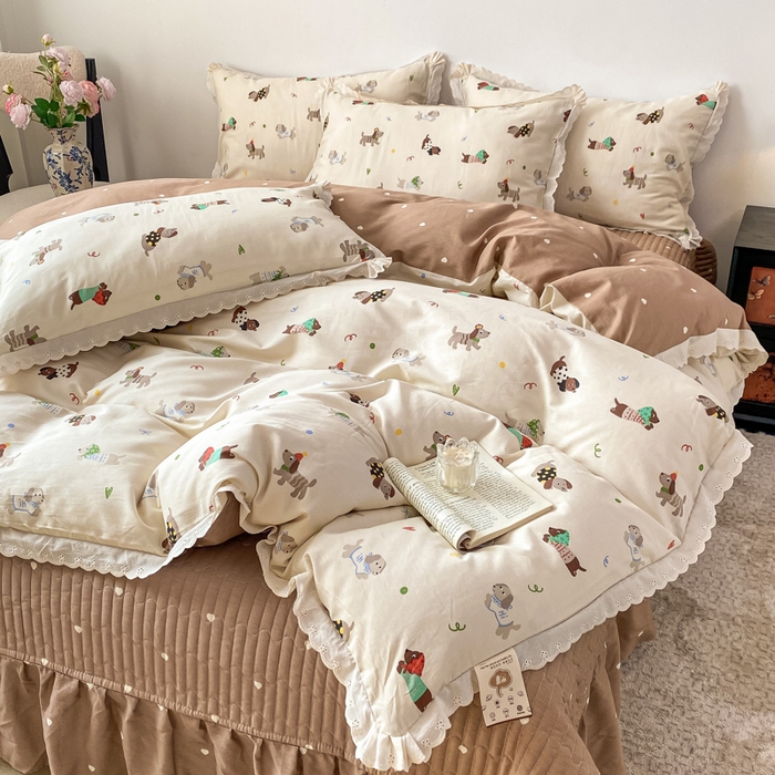 91家纺网 家纺一手货源 找家纺 梦可莱家居 2025新款全棉韩版蕾丝边床盖四件套 腊肠狗