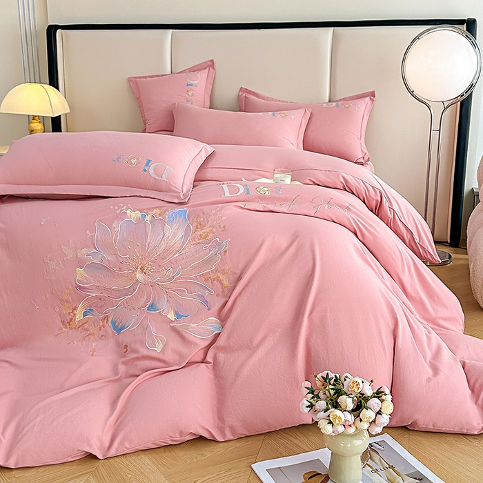 91家纺网 家纺一手货源 找家纺 大麦乐田2025新款蒂素平纹磨毛刺绣四件套 蒂素-豆沙粉