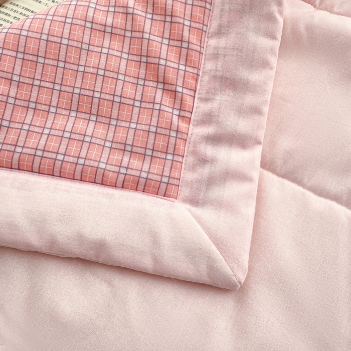 91家纺网 家纺一手货源 找家纺 棉乐町家居 2025新款里外全棉手包边棉花夏被 胭脂格子