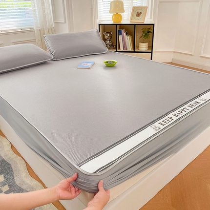 91家纺网 家纺一手货源 找家纺 （总）福来临家纺  2025新款碳光冰丝席凉席-小熊系列席子