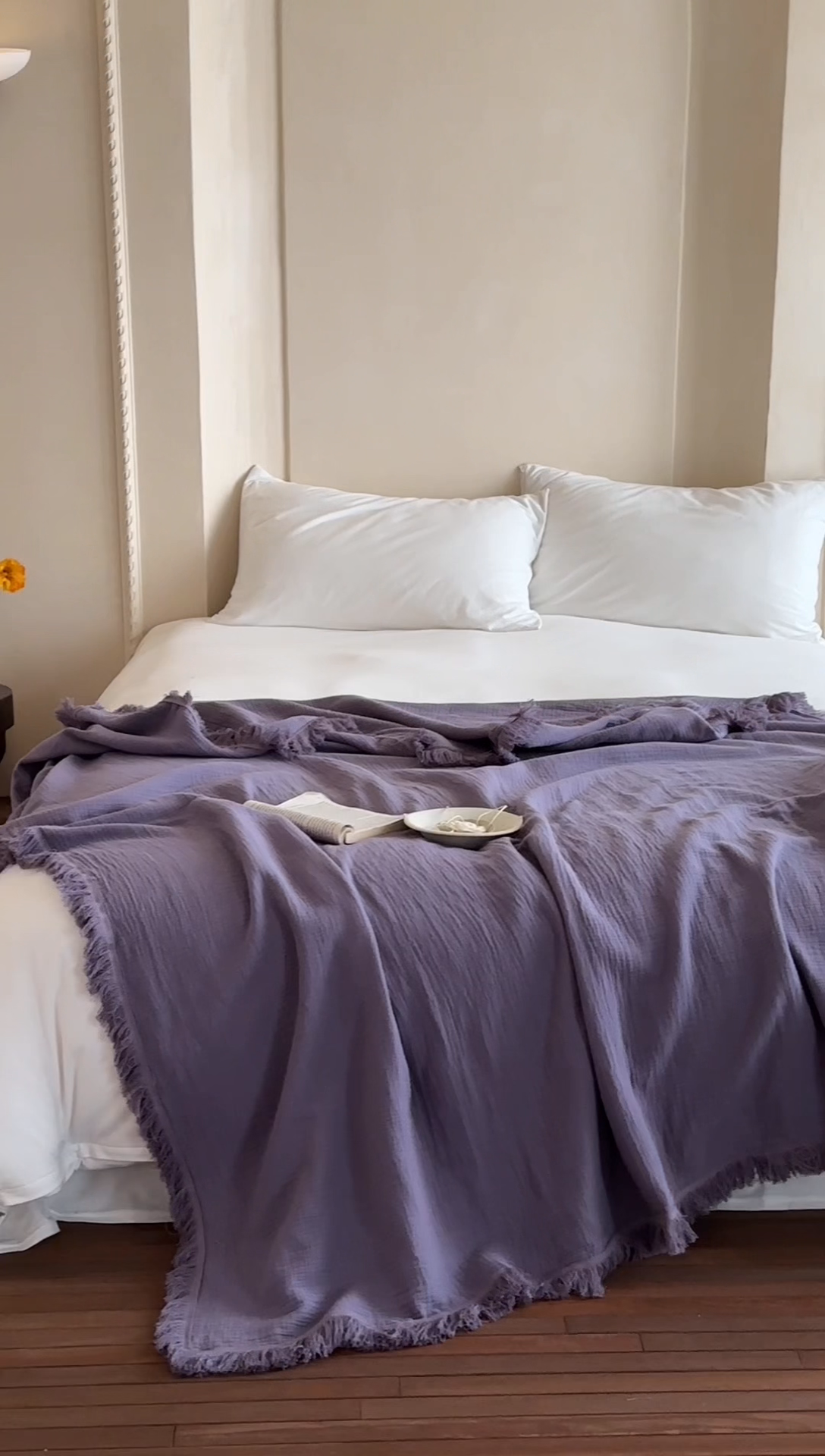 91家纺网 家纺一手货源 找家纺 三朵 2025新款全棉四层绉绉纱流苏多功能毯 紫葡萄