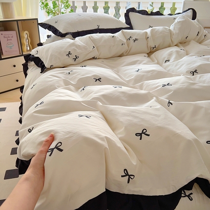 91家纺网 家纺一手货源 找家纺 （总）美梦家纺 2025新款A类全棉13372花边床盖四件套-黑边