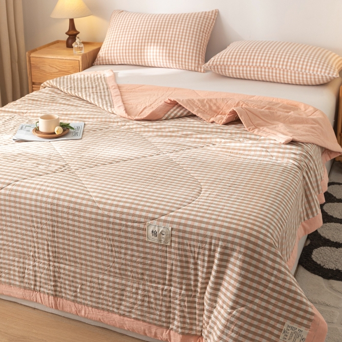 91家纺网 家纺一手货源 找家纺 爱屋及屋  2025新款无印风被子被芯夏凉被空调被 粉小格
