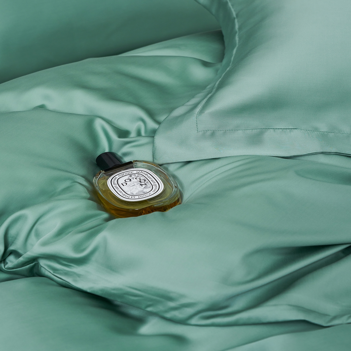 91家纺网 家纺一手货源 找家纺 顾家家居 2025新款纯色兰精天丝四件套 碧荷绿