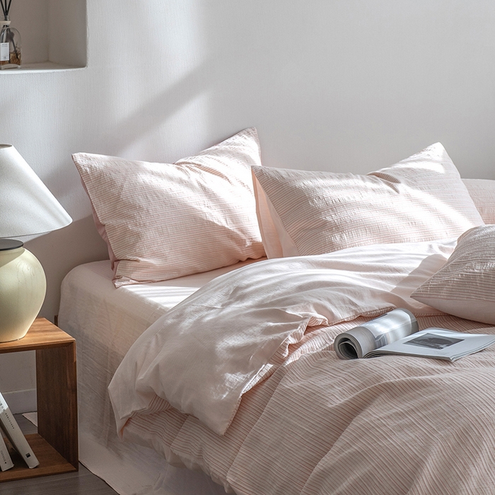 91家纺网 家纺一手货源 找家纺 小春日和 2025新款高端民宿风纯棉四件套特殊工艺全棉被套人字纹棉1.8床笠纯色双人床单加大笠 岛屿-粉