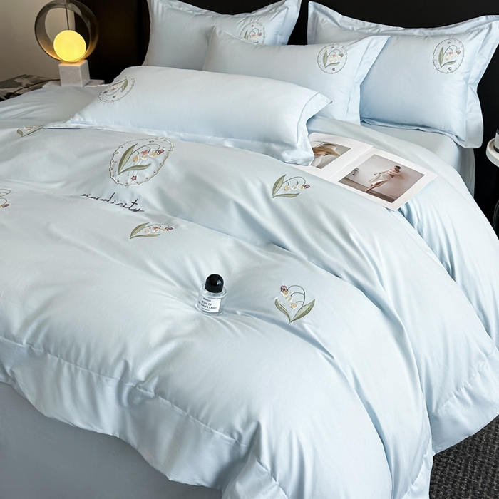 91家纺网 家纺一手货源 找家纺 新方向2025新款全棉长绒棉刺绣四件套-铃兰物语 铃兰物语-蓝