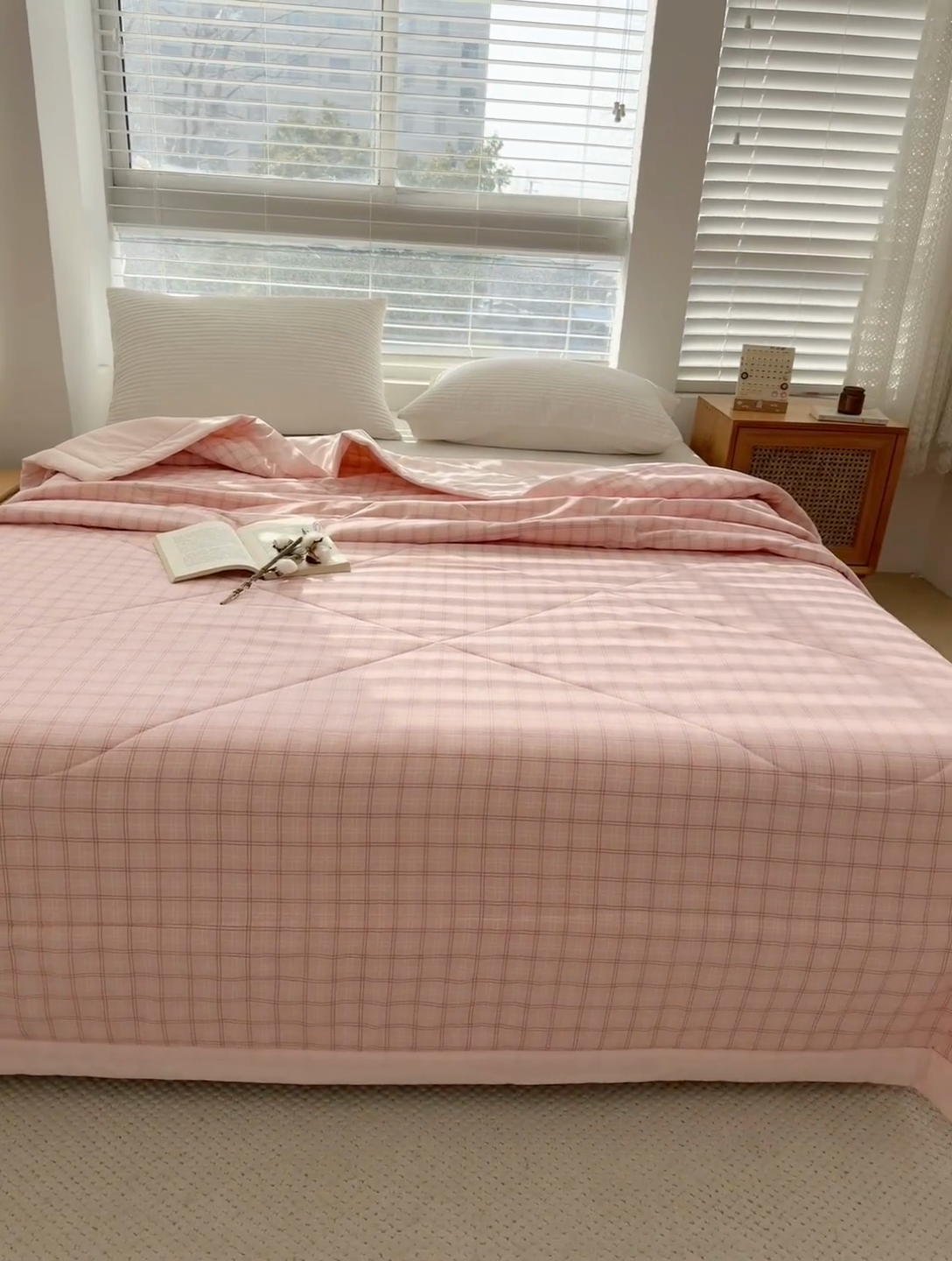 91家纺网 家纺一手货源 找家纺 棉乐町家居 2025新款里外全棉手包边棉花夏被 胭脂格子