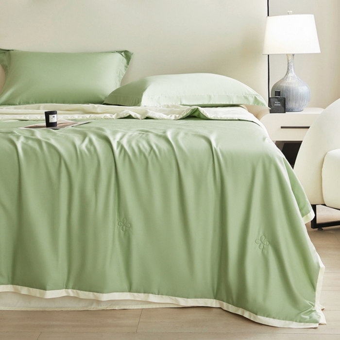 91家纺网 家纺一手货源 找家纺 天瑜家纺 2025新款纯色天丝夏被 豆绿+米黄