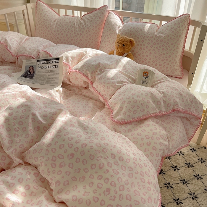 91家纺网 家纺一手货源 找家纺 三朵 2025新款全棉双层纱三角针四件套 粉红少女