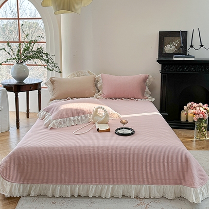91家纺网 家纺一手货源 找家纺 （总）琳可 2025新款雅纹系列纯色全棉法式花边床盖高温水洗加密绗缝可机洗