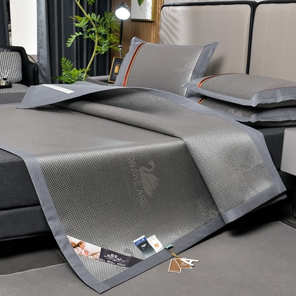 91家纺网 家纺一手货源 找家纺 小牛席业 2025新款加厚款-天鹅冰藤席系列凉席藤席冰藤席冰丝席竹席草席空调席乳胶席豆豆席 加厚款-天鹅冰藤席（浅灰）