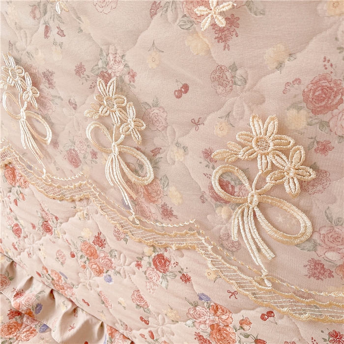 91家纺网 家纺一手货源 找家纺 十个点2025新款亲肤夹棉床头罩 锦簇玫瑰