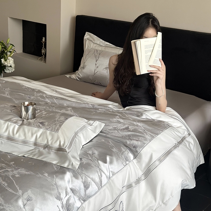 91家纺网 家纺一手货源 找家纺 鹿班家居 2025春夏款高精密锦缎色织大提花长绒棉四件套【标准会员-20元】 醉清风-灰色