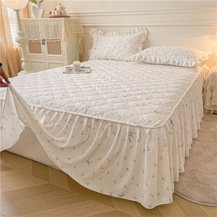 91家纺网 家纺一手货源 找家纺 十个点2025新款针织棉 夹棉床笠式床裙床头罩系列  樱桃结