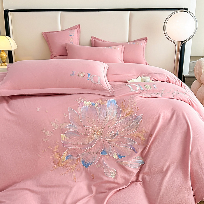 91家纺网 家纺一手货源 找家纺 大麦乐田2025新款蒂素平纹磨毛刺绣四件套 蒂素-豆沙粉