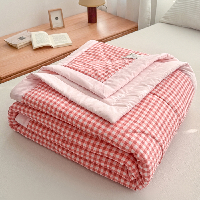 91家纺网 家纺一手货源 找家纺 首爱家纺 2025新款里外全棉夏被手包边新疆棉花夏被空调被夏凉被 倾恋粉